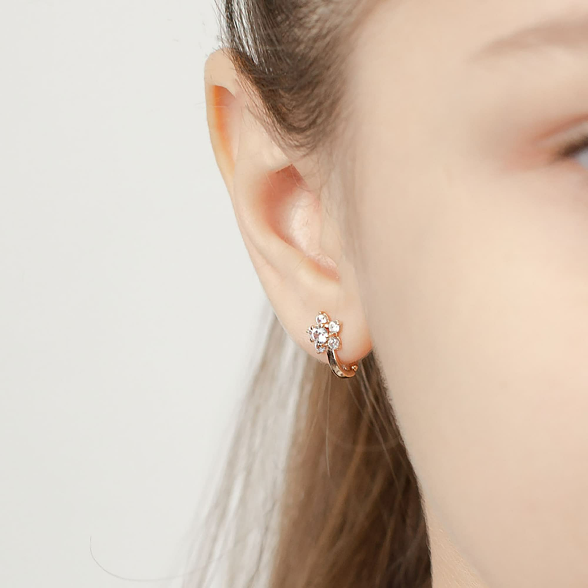 Серьги из золота 585 пробы с фианитом ATOLL 20385 Золото 585 пр.