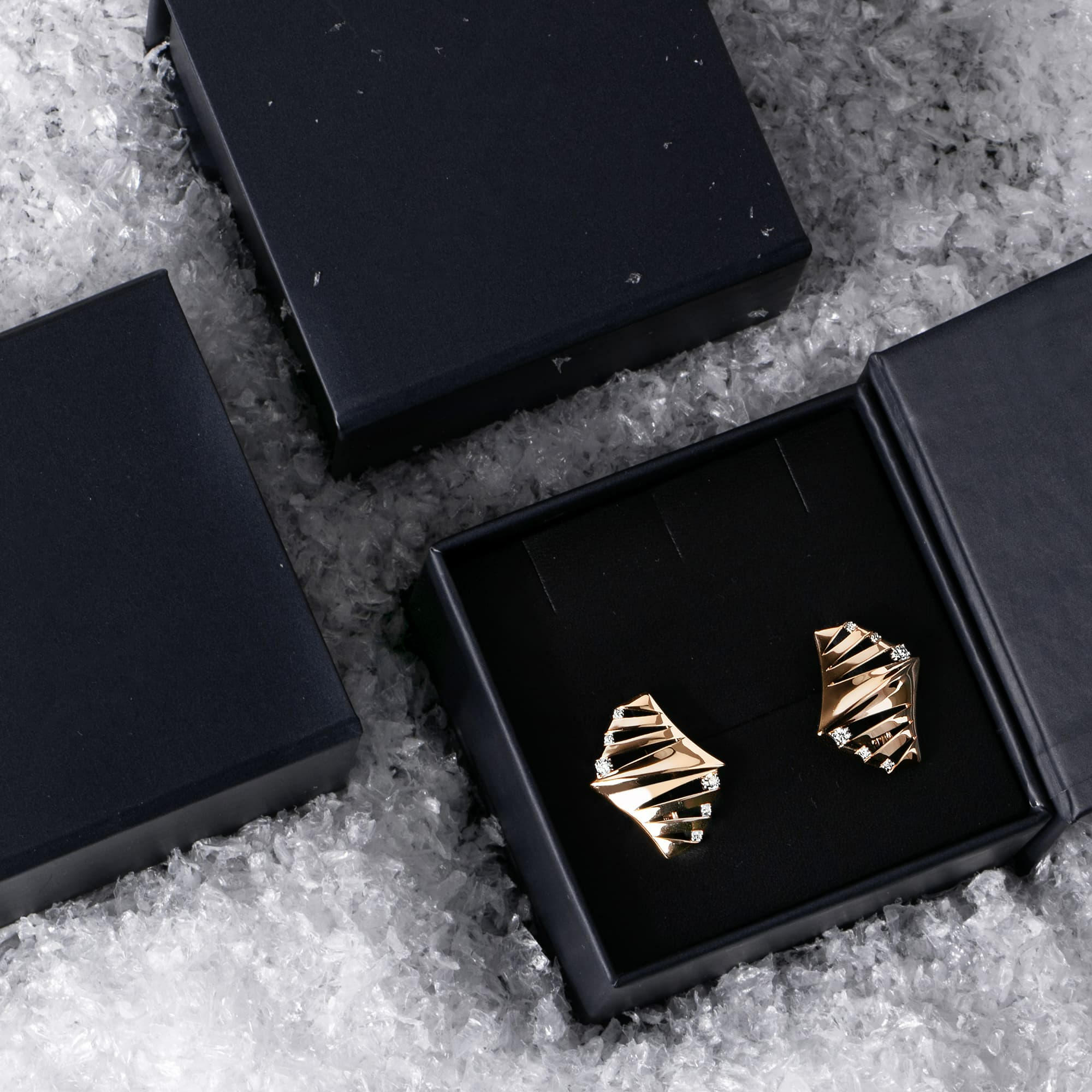 Серьги из золота 585 пробы с фианитом DINASTIA 012852-1102 