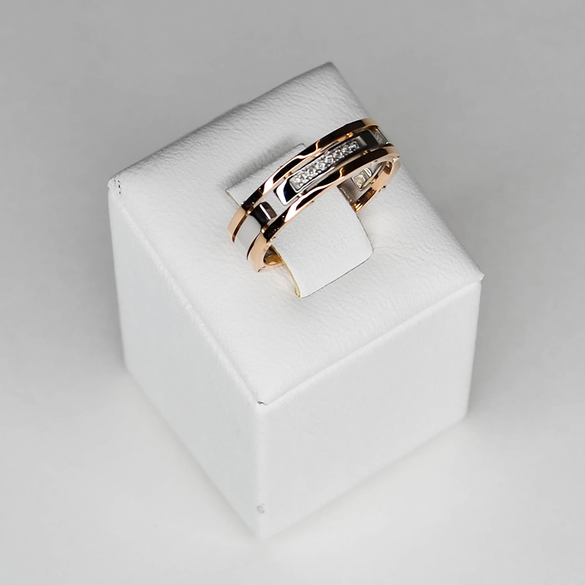 Кольцо из золота 585 пробы с бриллиантом GRAF КОЛЬЦОВ ЛТ-1-7бр/бк Золото 585 пр.