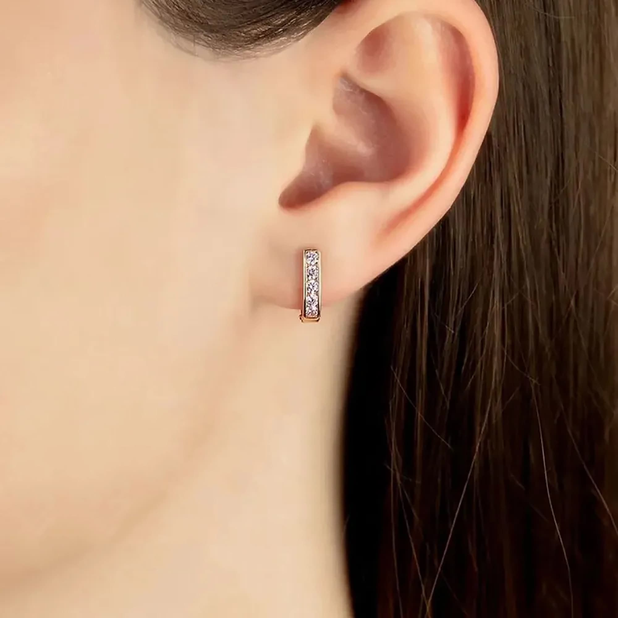 Серьги из золота 585 пробы с фианитом TALANT 10-00-000R-28065 