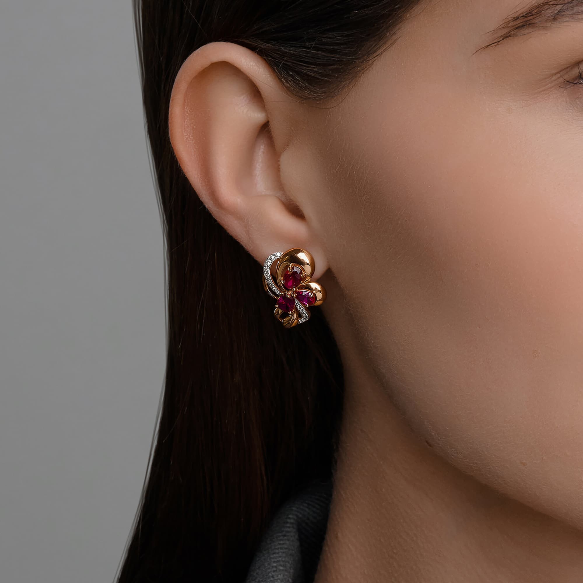 Серьги из золота 585 пробы с корундом SOKOLOV 724996 Золото 585 пр.