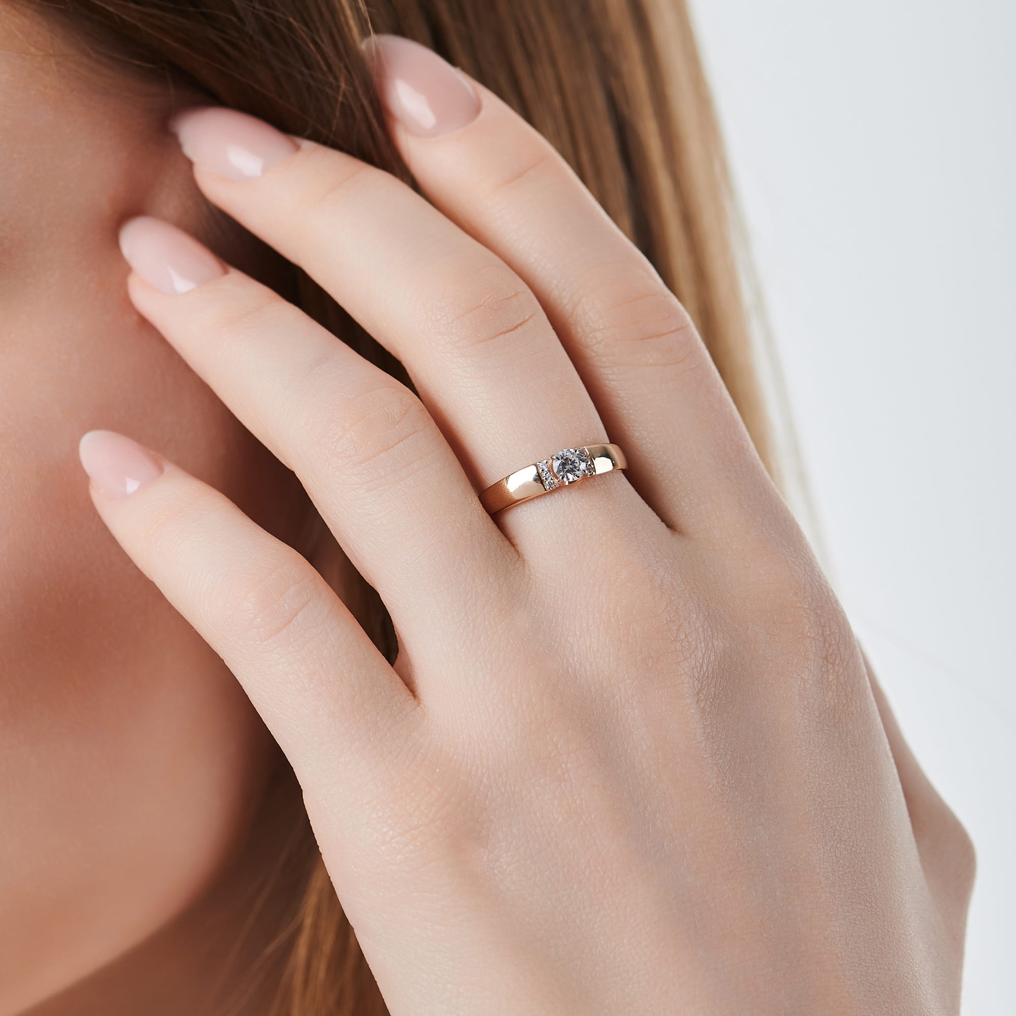 Кольцо из золота 585 пробы с фианитом ГОЛДЕН ГЛОБ КольцоКЛ-21/17,5/бцФ/з585 Золото 585 пр.