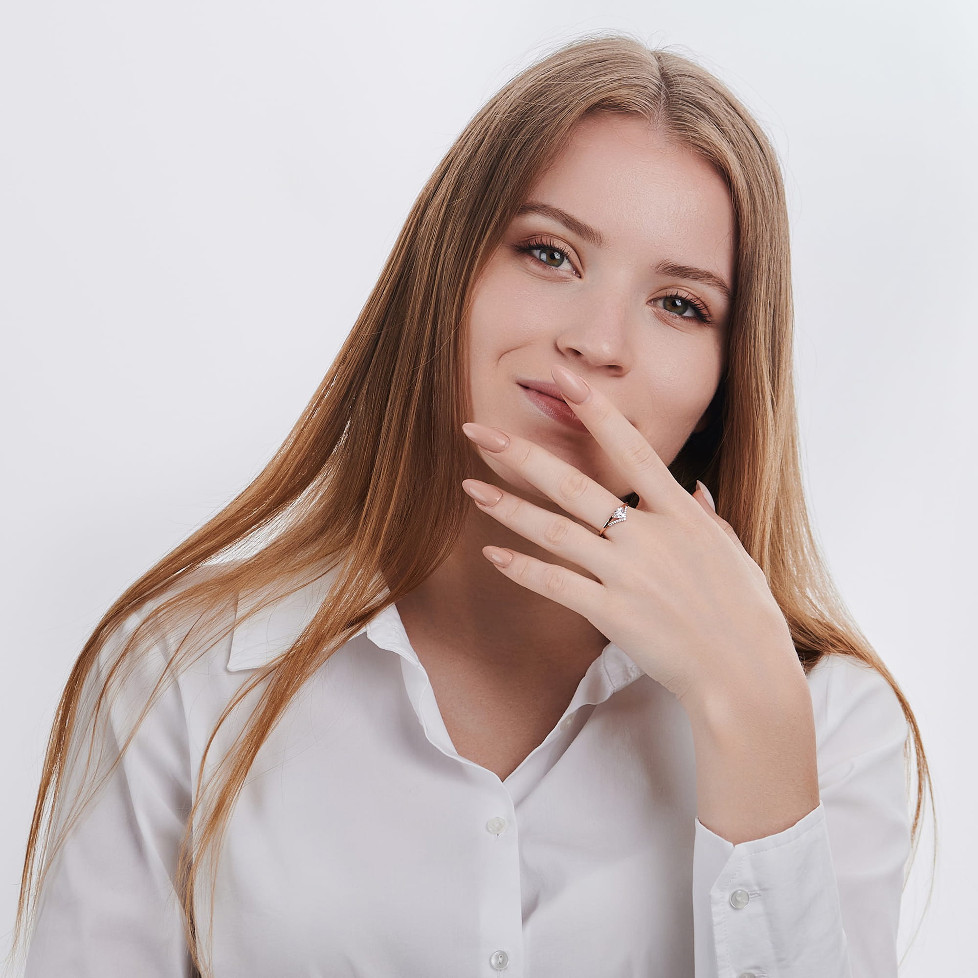 Кольцо из золота 585 пробы с фианитом ГОЛДЕН ГЛОБ КольцоКЛ-02/17,0/Sw/з585 Золото 585 пр.