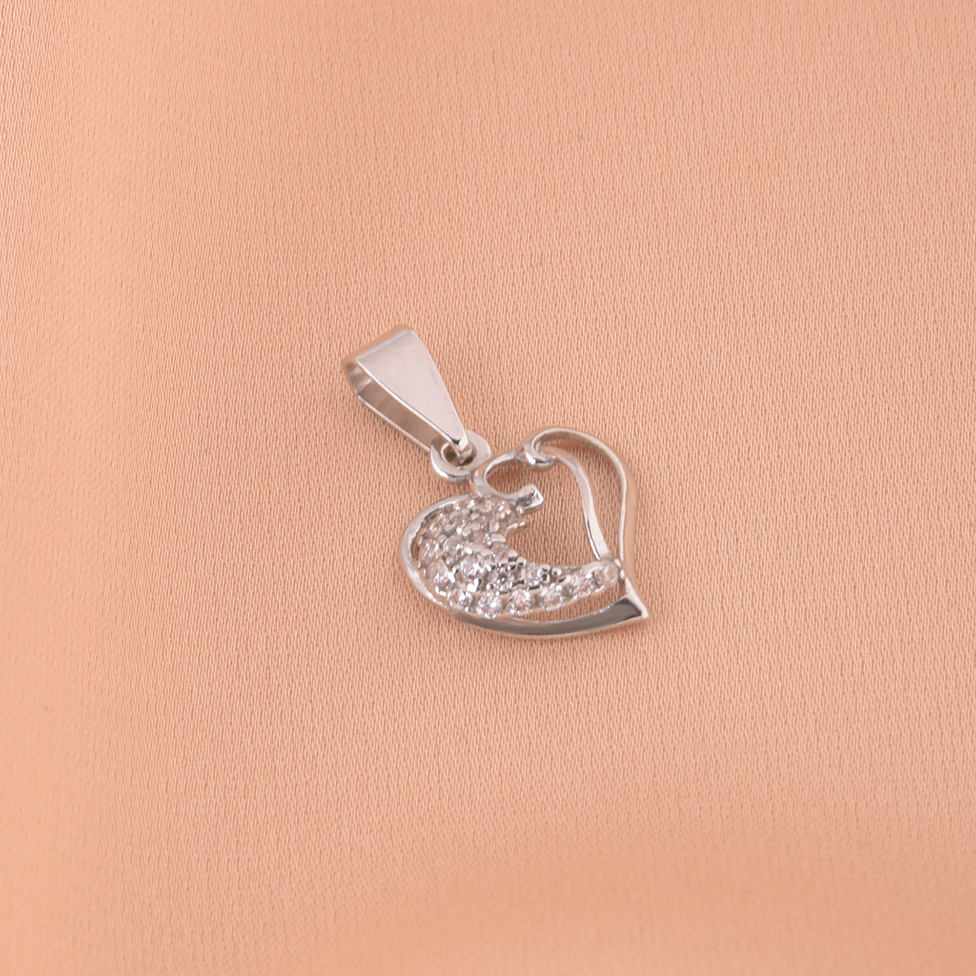 Кулон из серебра 925 пробы с фианитом АЛЬФА-КАРАТ 2134501/9 Серебро 925 пр.