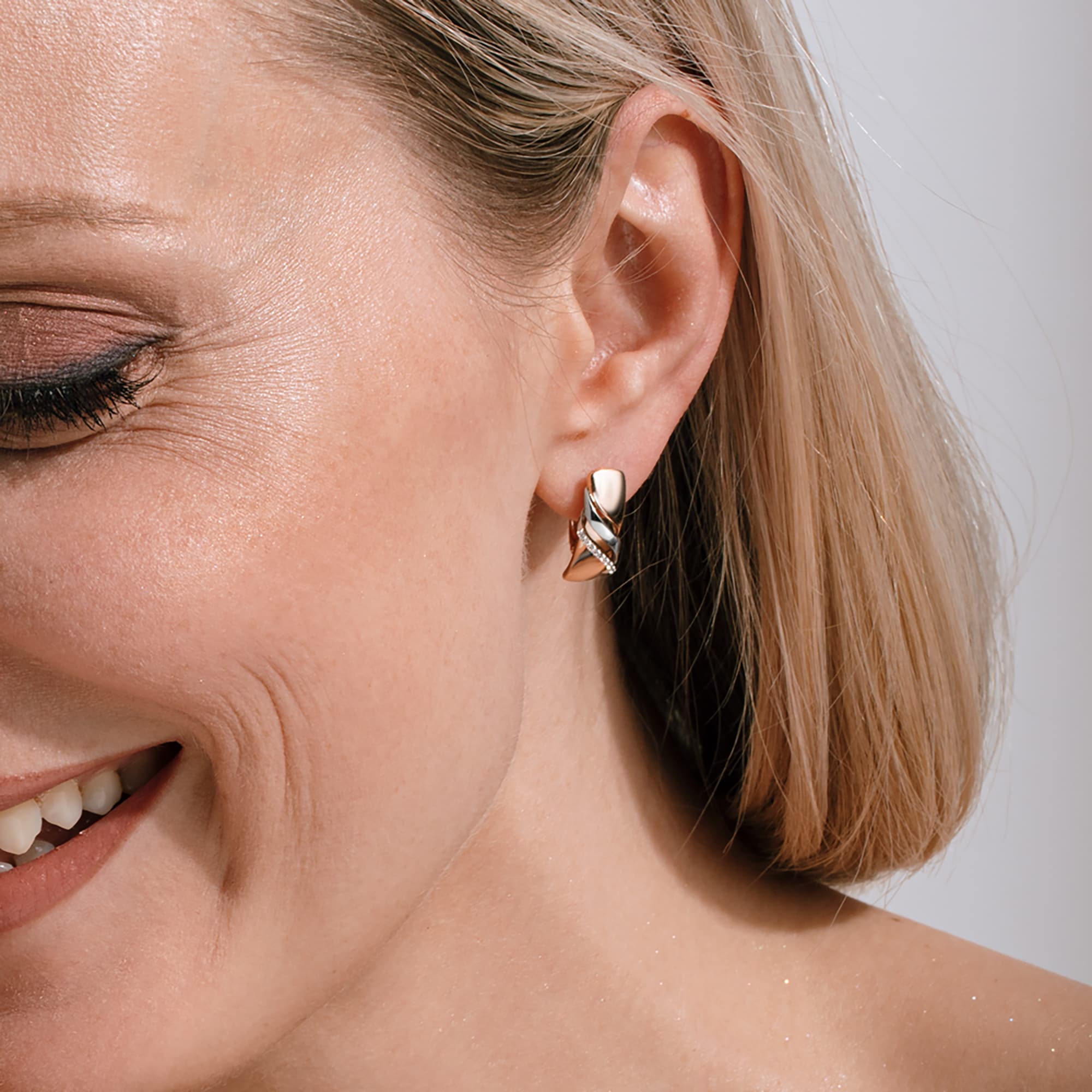 Серьги из золота 585 пробы с фианитом DINASTIA 022212-1102 Золото 585 пр.