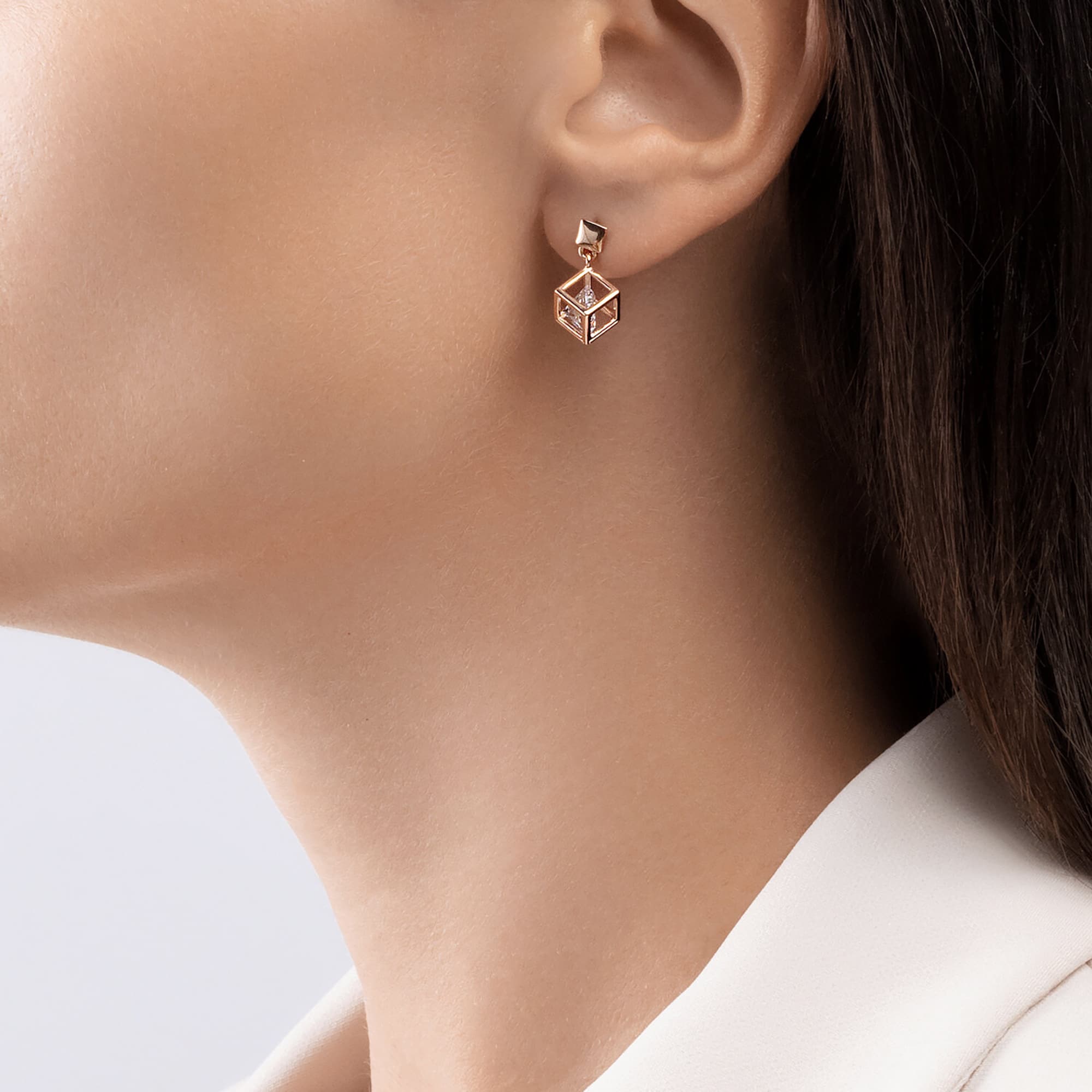 Серьги из золота 585 пробы с фианитом SOKOLOV 029595 