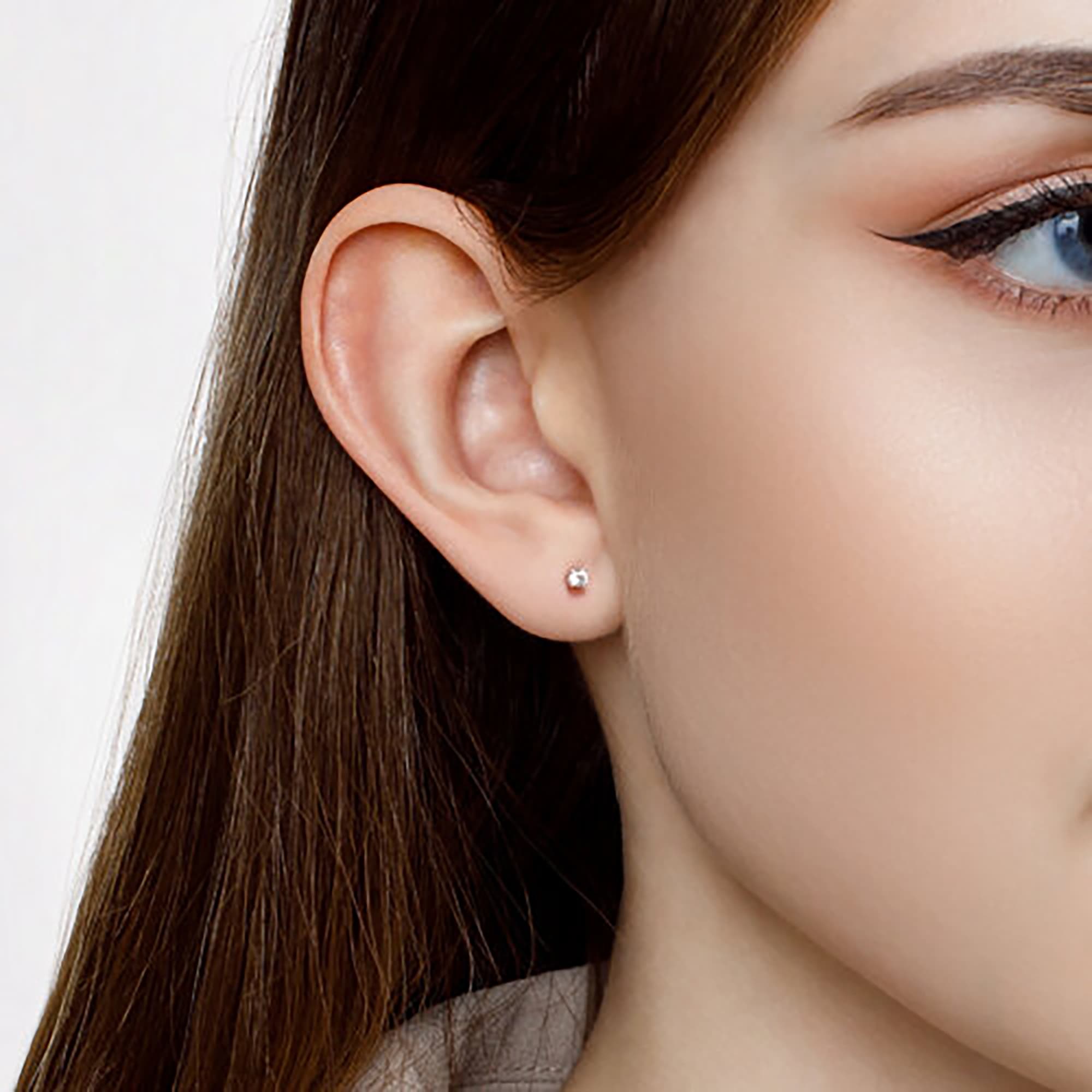 Серьги из золота 585 пробы с фианитом SOKOLOV 022208 Золото 585 пр.