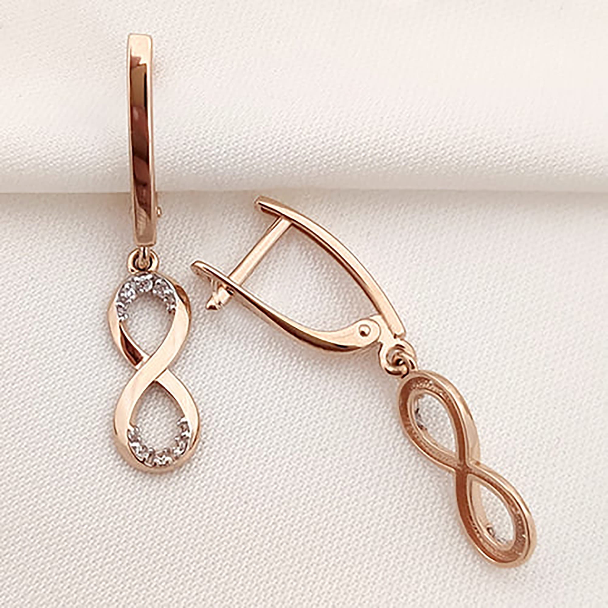 Серьги из золота 585 пробы с фианитом DINASTIA 030642-1102 Золото 585 пр.