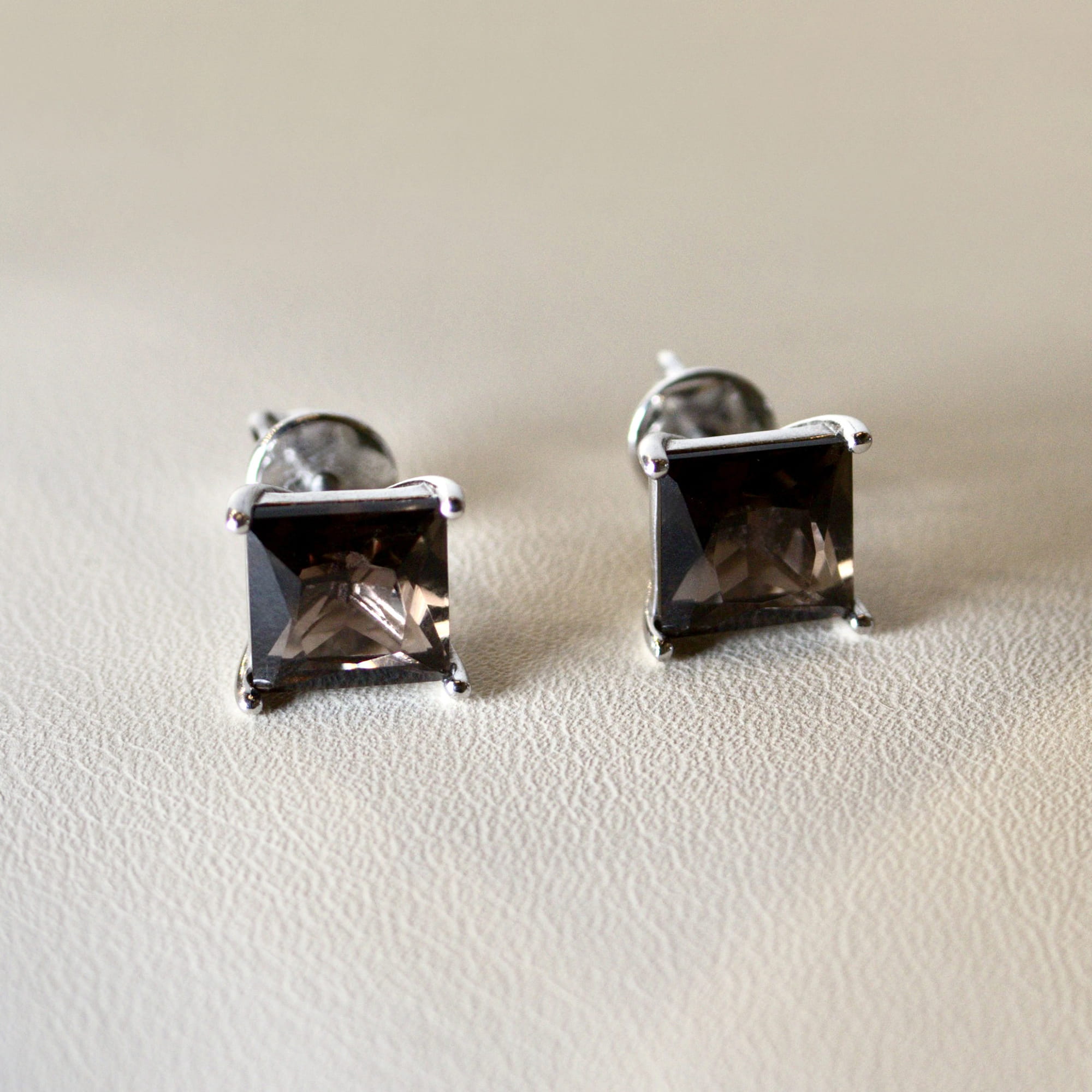 Серьги из серебра 925 пробы с раухтопазом ATMA 02-13-0096 Серебро 925 пр.