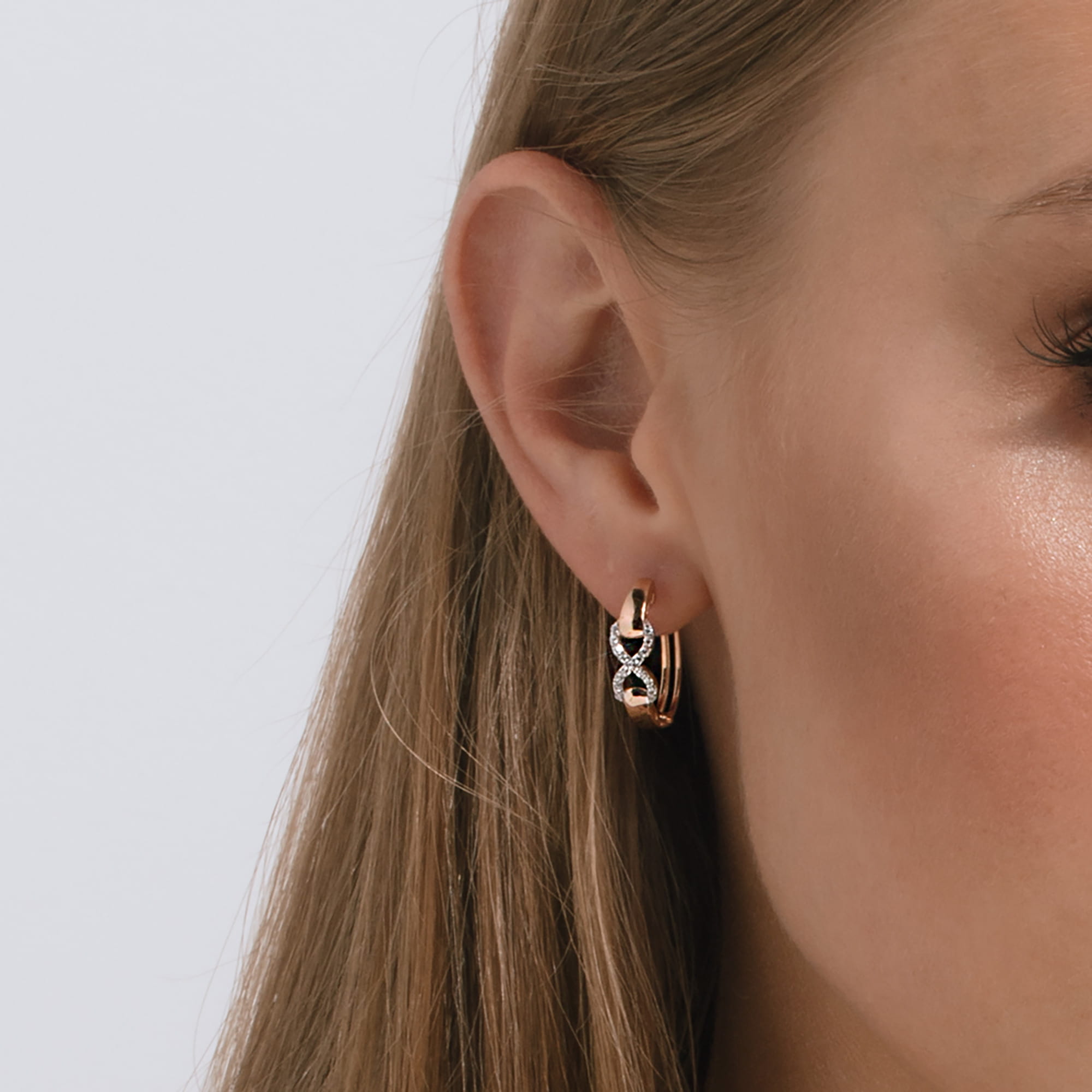 Серьги из золота 585 пробы с фианитом DINASTIA 023872-1102 Золото 585 пр.