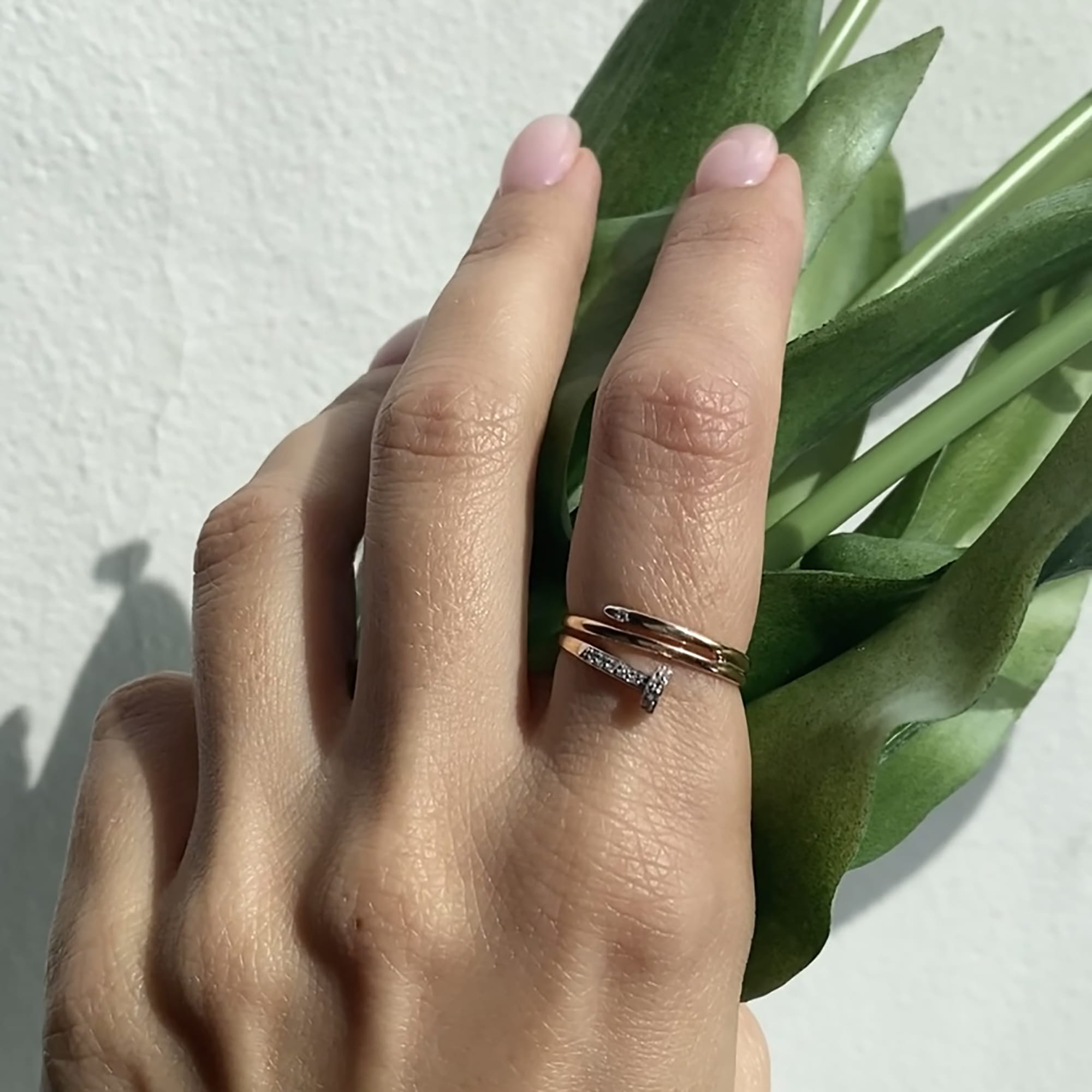 Кольцо из золота 585 пробы с фианитом KARATOV Т142017343 