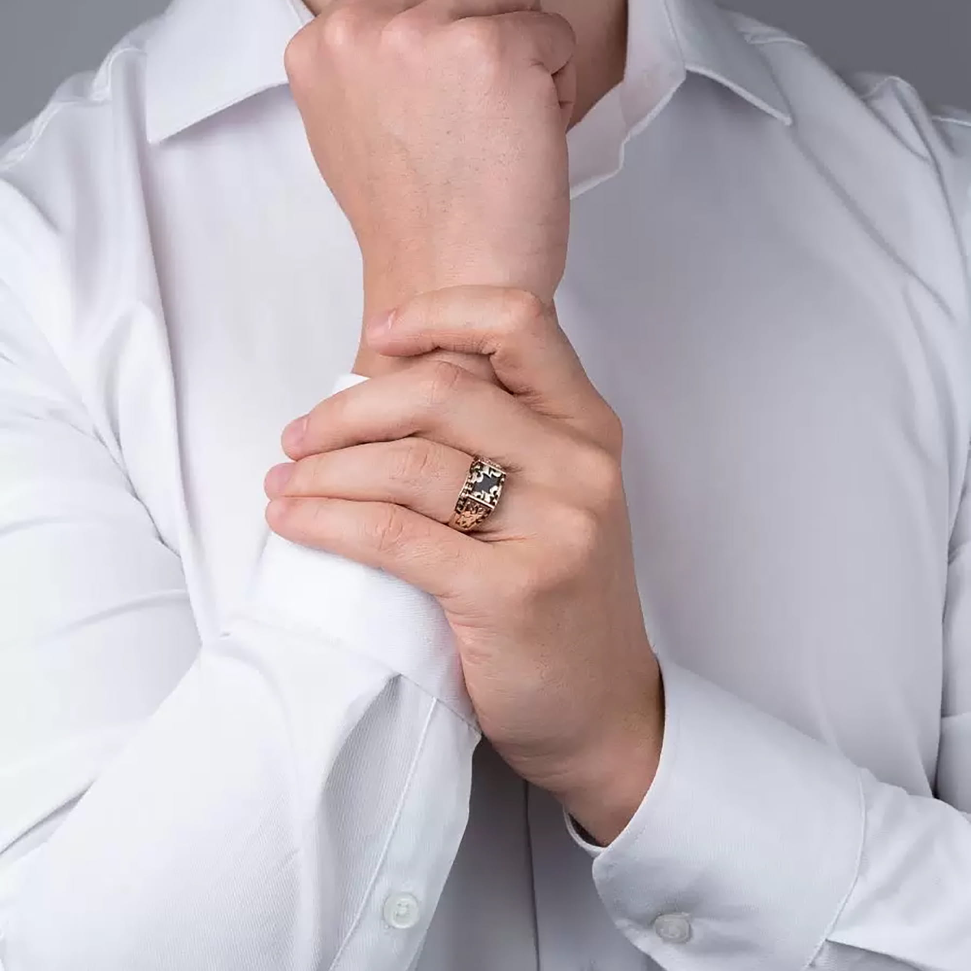 Печатка из золота 585 пробы с ониксом КАРАВАЕВСКАЯ ЮВЕЛИРНАЯ ФАБРИКА 31-0291 Золото 585 пр.