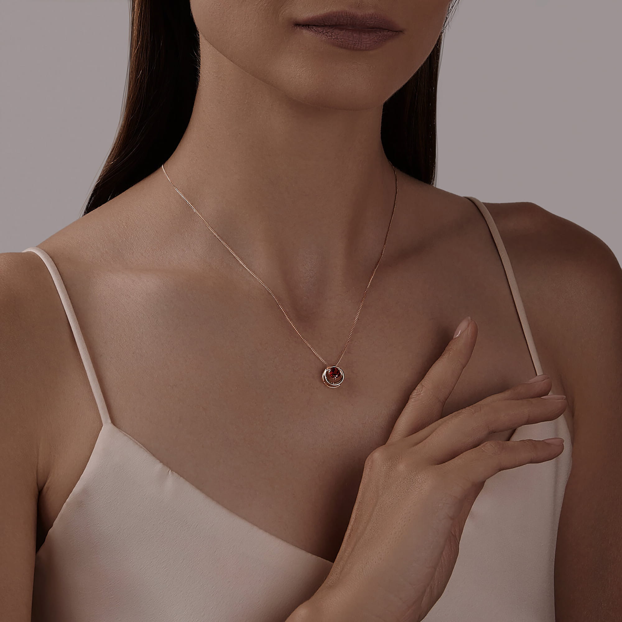 Кулон из золота 585 пробы с гранатом SOKOLOV 731348 Золото 585 пр.