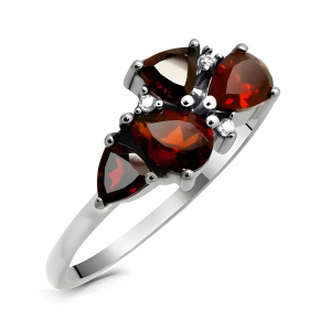 Кольцо из серебра 925 пробы с гранатом EVORA 635125