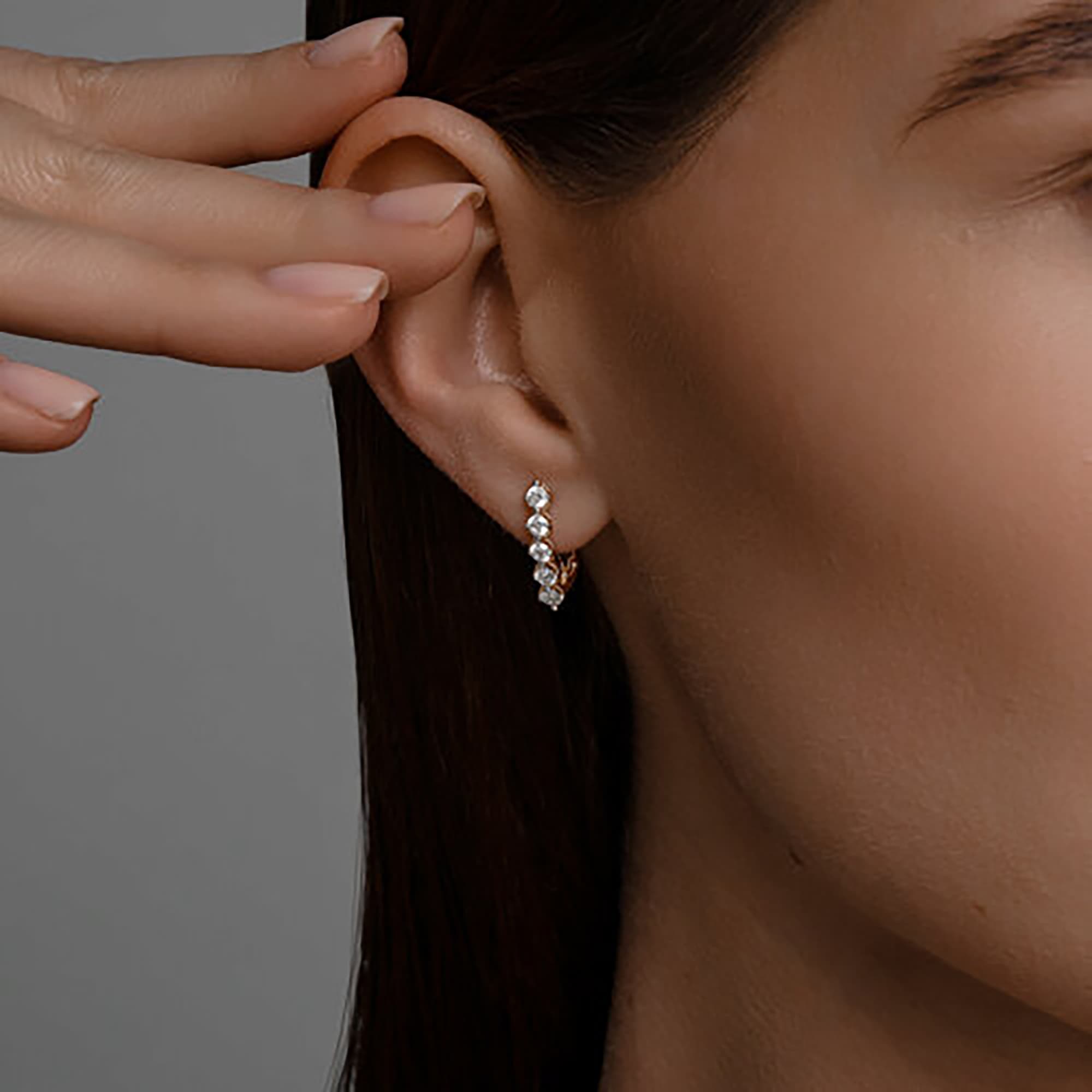 Серьги из золота 585 пробы с фианитом SOKOLOV 51-120-02785-1 Золото 585 пр.