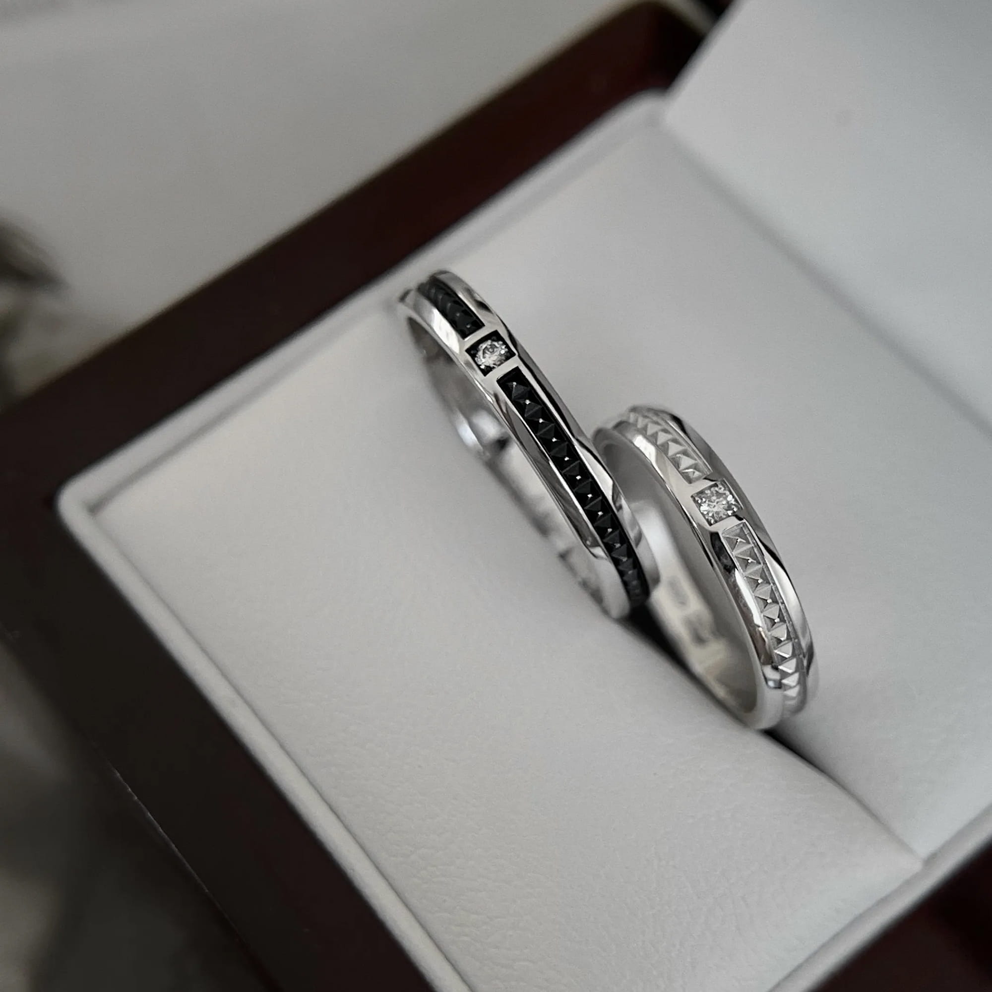 Кольцо из золота 585 пробы с бриллиантом ВЛАДИМИР ПИЧУГОВ О3-22.1 Золото 585 пр.