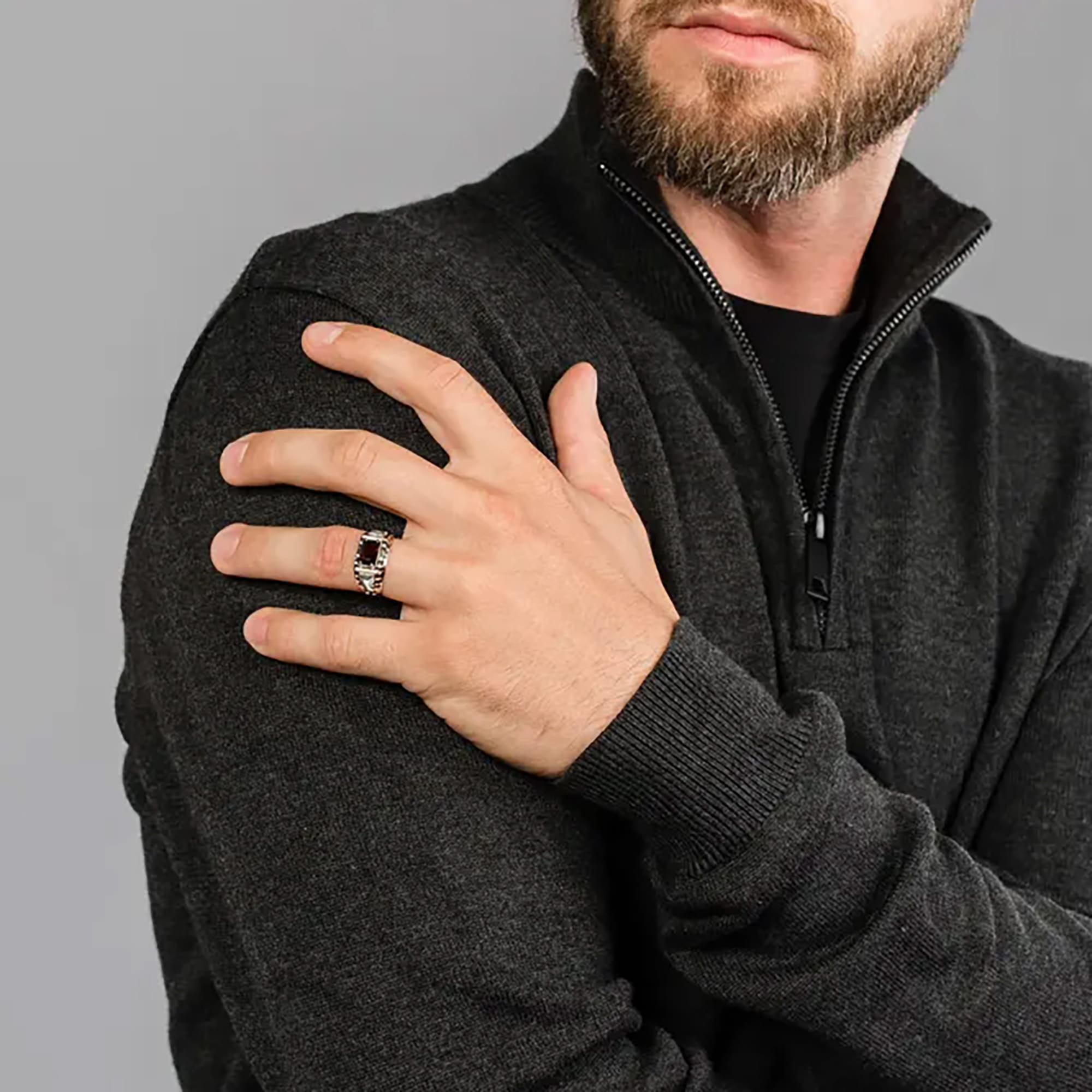 Печатка из золота 585 пробы с гранатом КАРАВАЕВСКАЯ ЮВЕЛИРНАЯ ФАБРИКА 31-0318-Г 