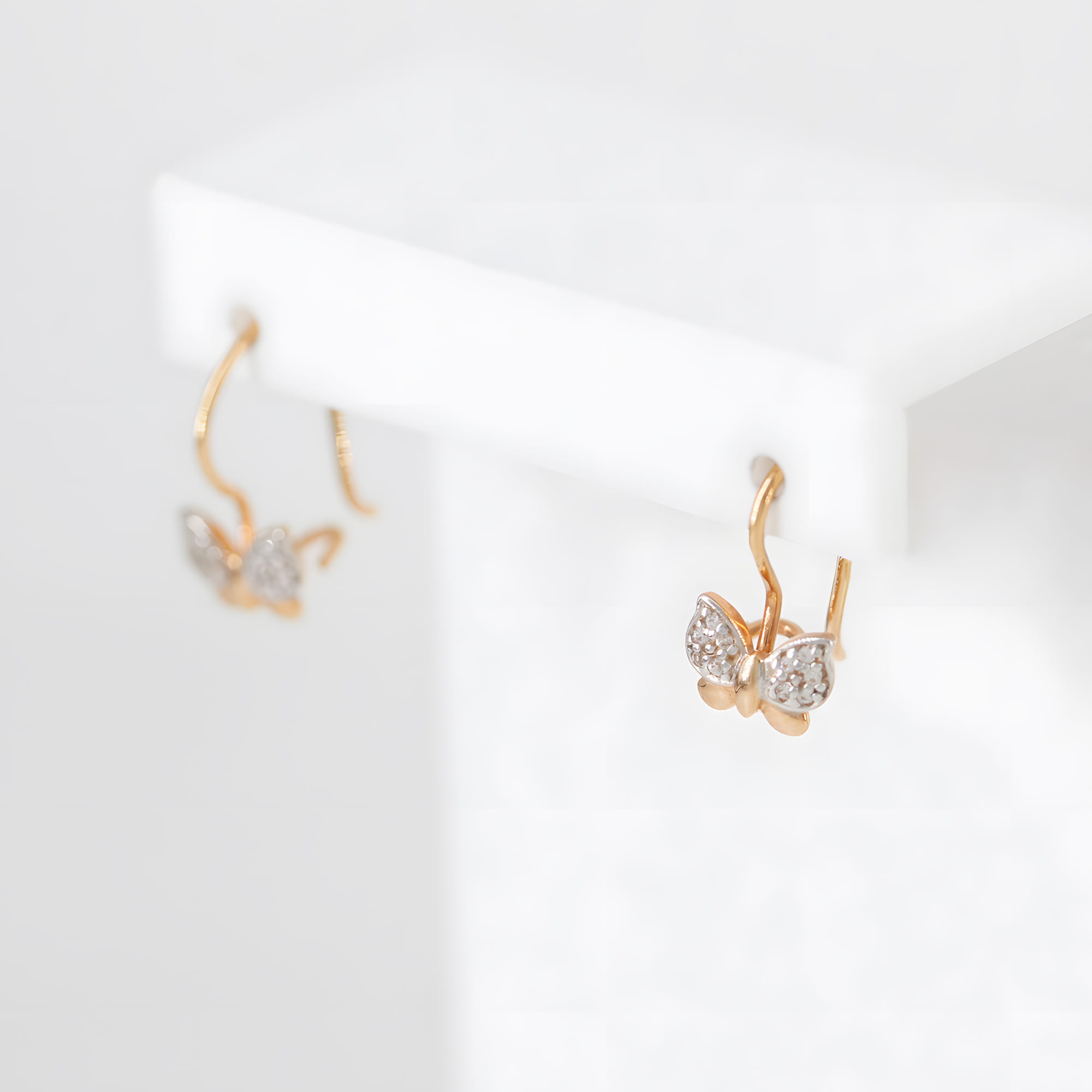 Серьги из золота 585 пробы с фианитом SOKOLOV 026865 Золото 585 пр.