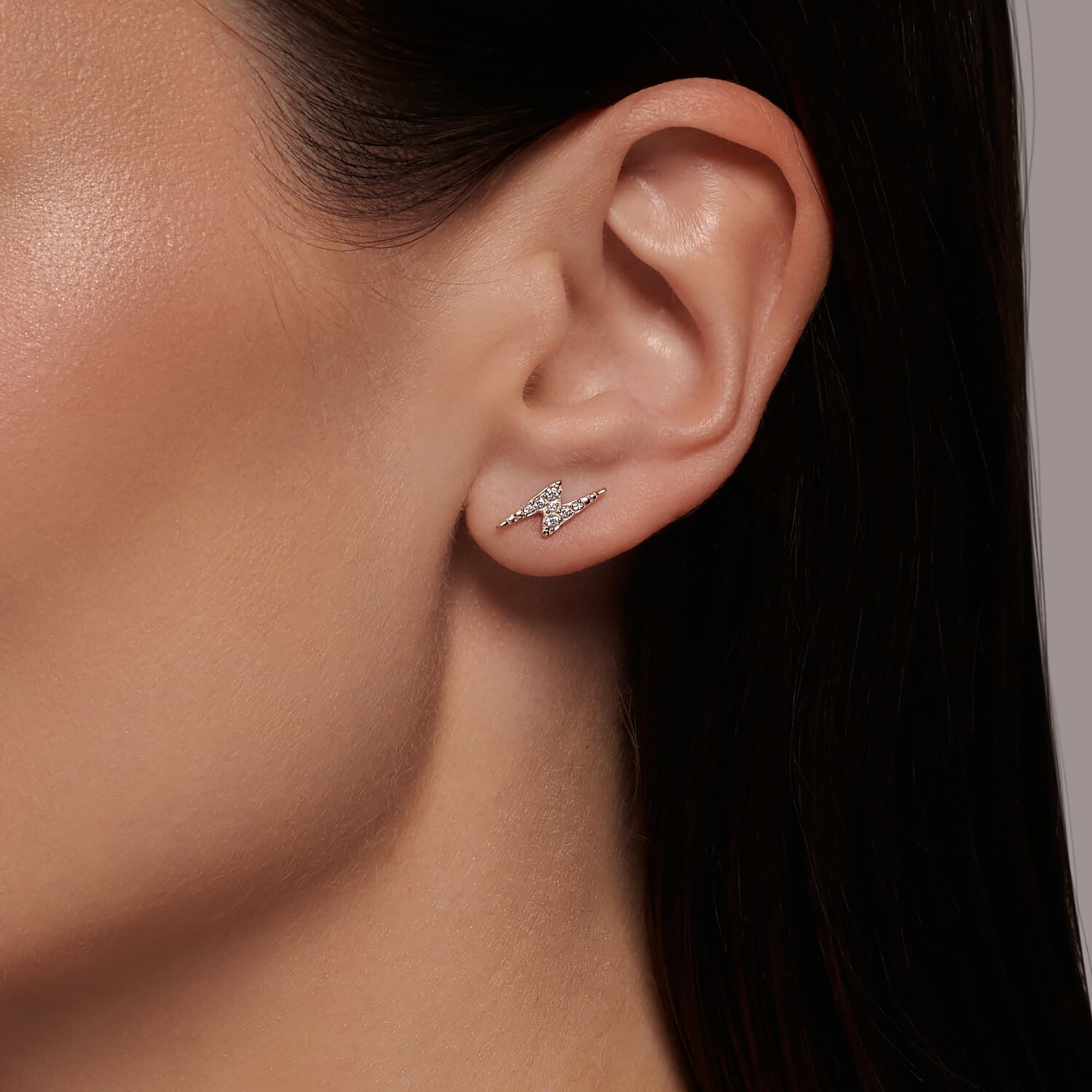 Серьги из золота 585 пробы с фианитом SOKOLOV 029921 Золото 585 пр.