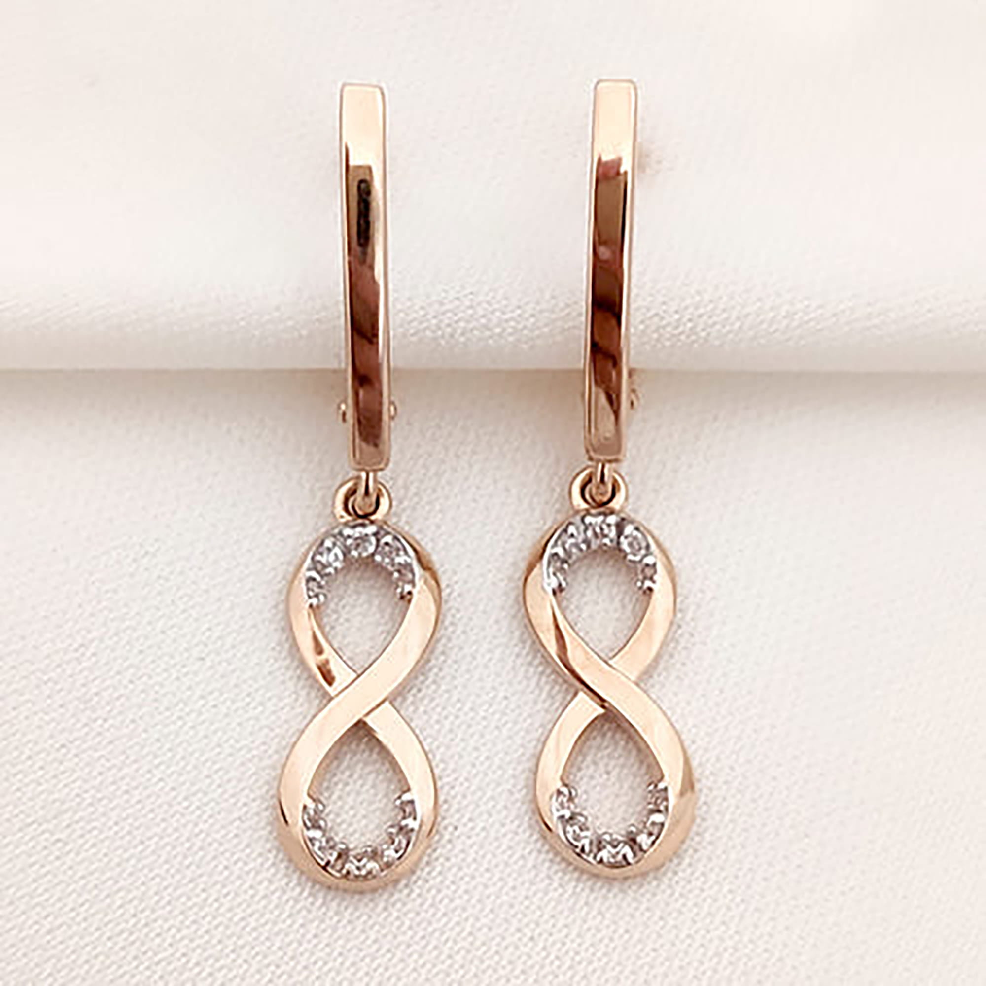 Серьги из золота 585 пробы с фианитом DINASTIA 030642-1102 Золото 585 пр.